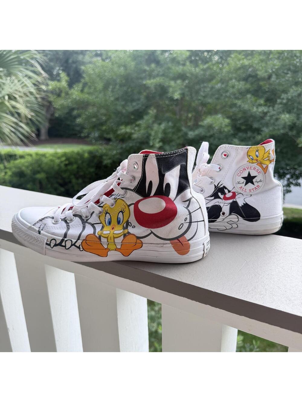 Converse x Looney Tunes Chuck Taylor Sylvester & Tweety High Top Sneakers - Picture 4 of 10